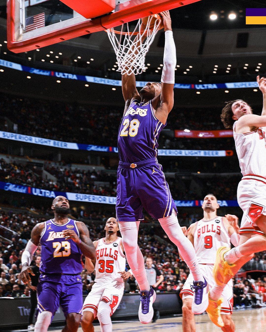 乐鱼体育官方网站-詹姆斯24+5创NBA历史第1神迹!东契奇46+7+11+8记3分刷爆纪录