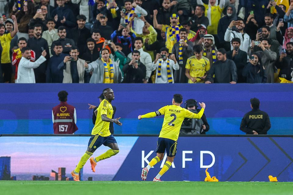 乐鱼体育官方入口-C罗尴尬!罢赛后球队2战全胜+0失球 2-0斩落卫冕冠军 距榜首仅1分